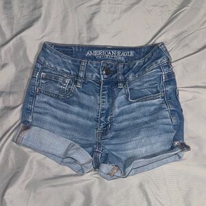 NWOT - American eagle women’s 00 Jean shorts!